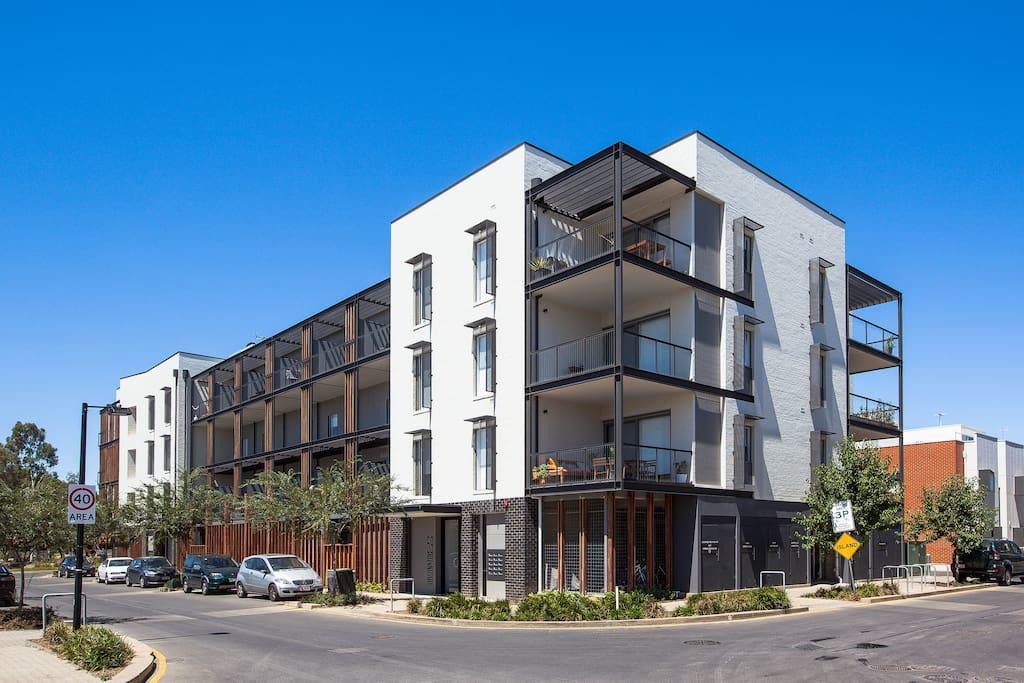 Magnificent Apartment + Free Car Park Near Cbd Аделаида Экстерьер фото